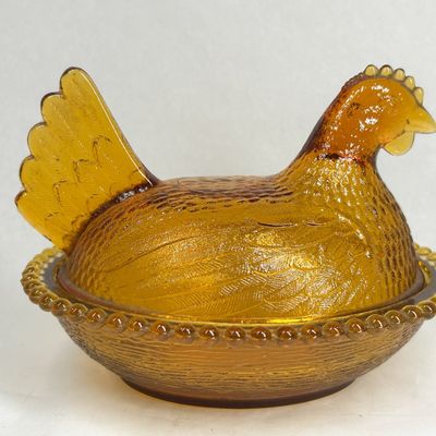 Sale Photo Thumbnail #181: INDIANA AMBER GLASS HEN ON NEST