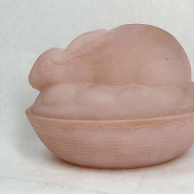 Sale Photo Thumbnail #184: FENTON PINK FROSTED GLASS RABBIT ON NEST