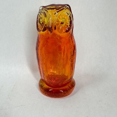 Sale Photo Thumbnail #318: AMBERINA ART GLASS OWL FIGURINE