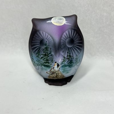 2026 FENTON M KIBBE 32/42 SATIN GLASS OWL FIGURINE