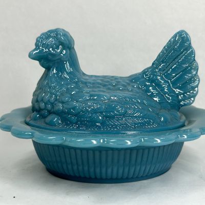 Sale Photo Thumbnail #203: MOSSER GEORGIA BLUE MILK GLASS HEN ON NEST