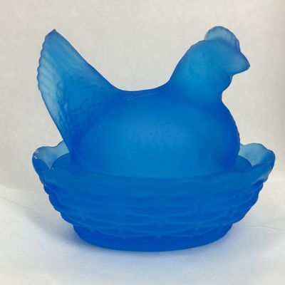 Sale Photo Thumbnail #107: FROSTED COBALT BLUE GLASS HEN ON NEST
