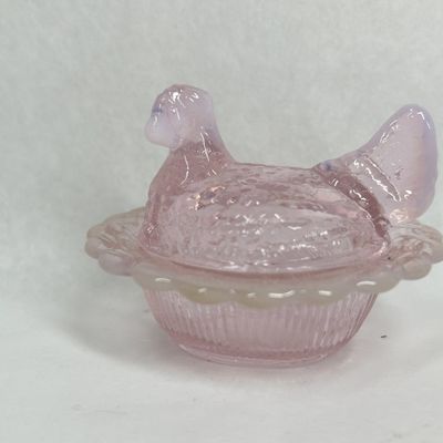 Sale Photo Thumbnail #167: MOSSER PINK OPALESCENT GLASS MINI HEN ON NEST