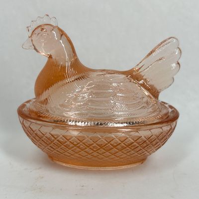 Sale Photo Thumbnail #229: BOYD PEACH GLASS MINIATURE HEN ON NEST