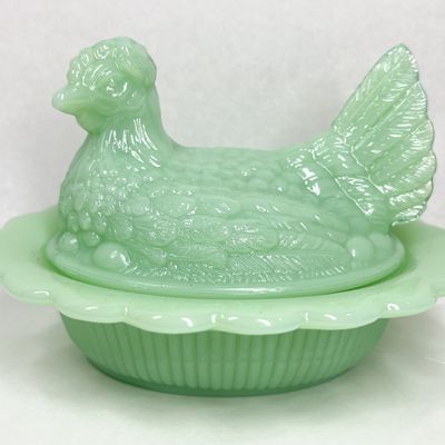 MOSSER JADEITE HEN ON NEST DISH