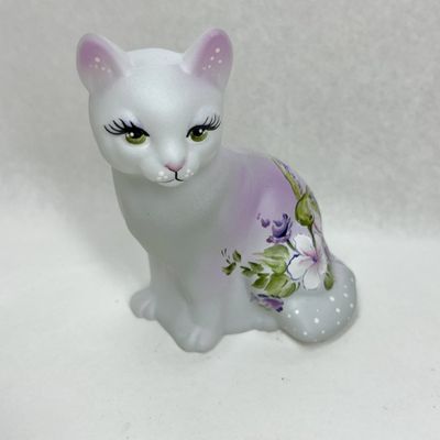2020 M KIBBE 58/160 FENTON HP SATIN GLASS CAT