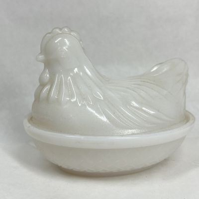 Sale Photo Thumbnail #122: HAZEL ATLAS VINTAGE MILK GLASS HEN ON NEST