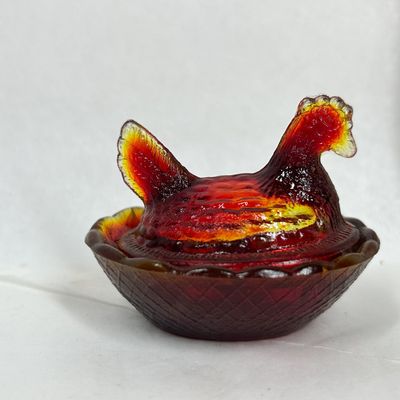 Sale Photo Thumbnail #138: AMBERINA GLASS MINIATURE HEN ON NEST