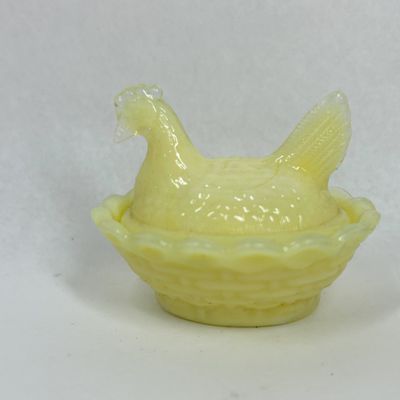 Sale Photo Thumbnail #143: BOYD CUSTARD GLASS MINIATURE HEN ON NEST