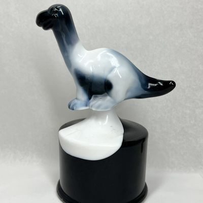 FENTON BLACK/WHITE DINOSAUR ON FONT