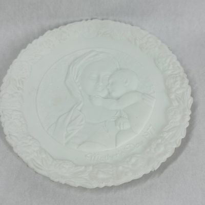 Sale Photo Thumbnail #297: IMPERIAL GLASS MATTE WHITE COMMEMORATIVE PLATE 1977