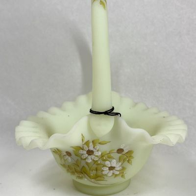 FENTON CUSTARD GLASS FLORAL BASKET GLOWS