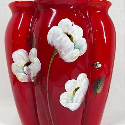 FENTON STACY WILLIAMS 1/40 TRILOBED RED VASE