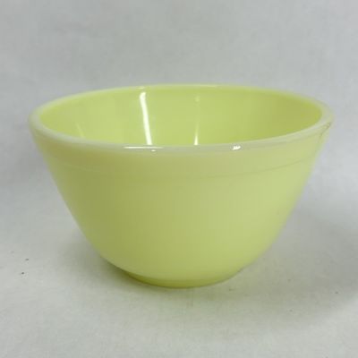 Sale Photo Thumbnail #277: CUSTARD URANIUM GLASS MIXING BOWL