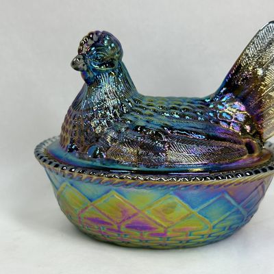 Sale Photo Thumbnail #126: MOSSER IRIDESCENT CARNIVAL GLASS HEN ON NEST
