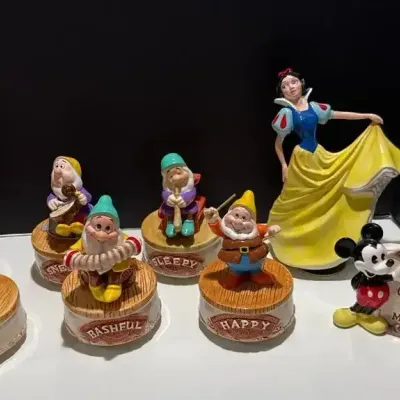 Disney Snow White & 7 Dwarfs Music Box Set