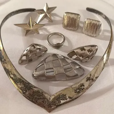 Sterling Silver: 3 Prs Earrings, 1 Ring, 1 Choker, 1 Earrings & Pin Set