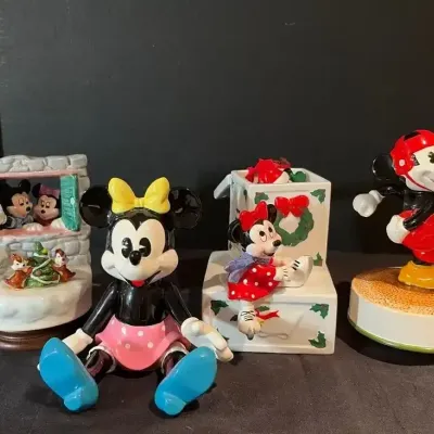 4 Disney Mickey &  Minnie Music Boxes - Lot B