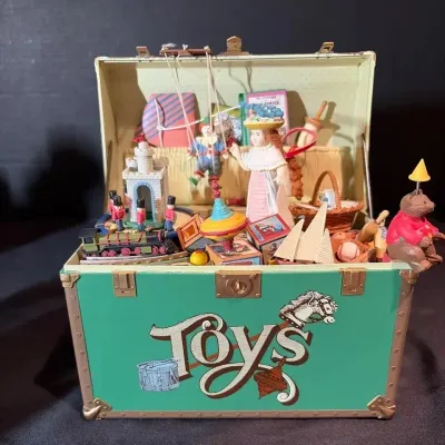 Enesco Toy Chest Music Box, Santa W/Toy Bag, Santa On Sleigh