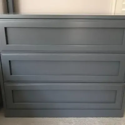 Pair of Thomasville Gray Painted Nightstand Cabinets 