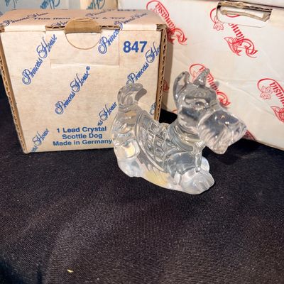 Princess House lead crystal Scottie dog figurine made in Germany, complete with its original box.
