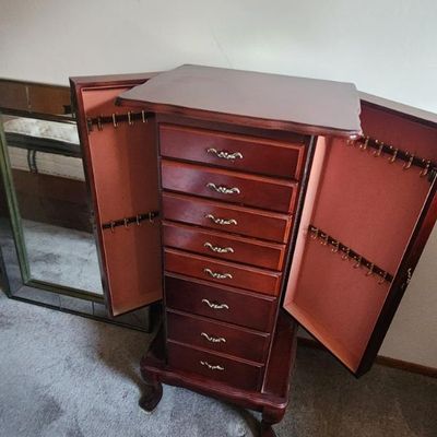 Sale Photo Thumbnail #30