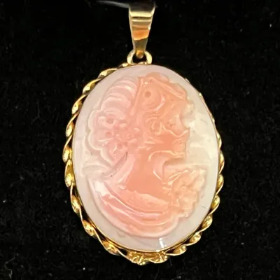 Vintage 14K Gold Cameo Pendant
