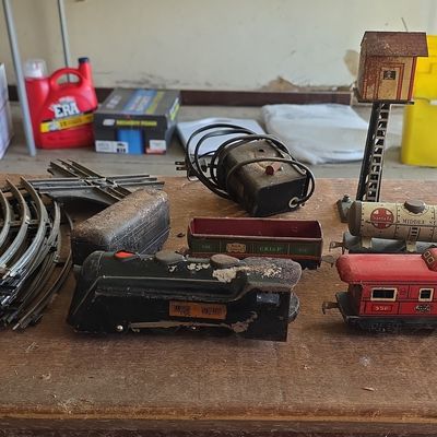 Sale Photo Thumbnail #37: Louis Marx & Co. Commodore Vanderbilt O-Gauge Train Set