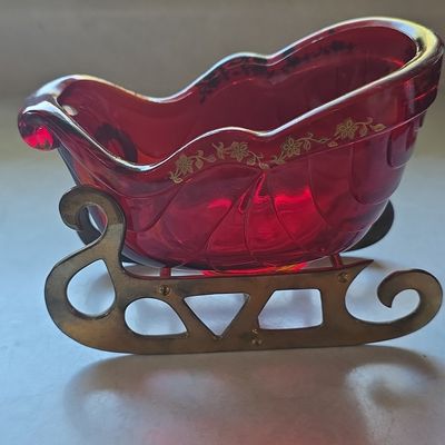 Sale Photo Thumbnail #110: Vintage L.E. Smith Ruby Red Glass Sleigh Candy Dish