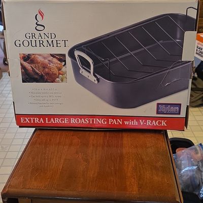 Sale Photo Thumbnail #118: Grand Gourmet Extra Large Roasting Pan with V-Rack