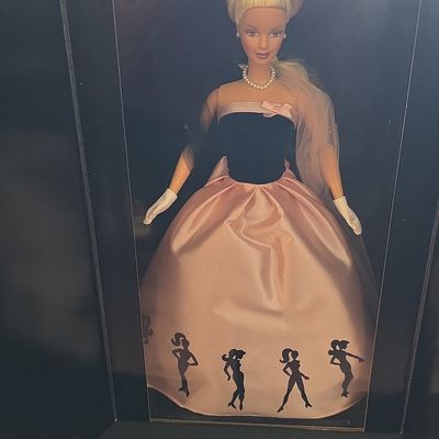 Sale Photo Thumbnail #100: 2000 Timeless Silhouette Barbie Doll
