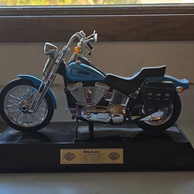 Sale Photo Thumbnail #93: Harley-Davidson FXSTS Springer Softail Die-Cast Model