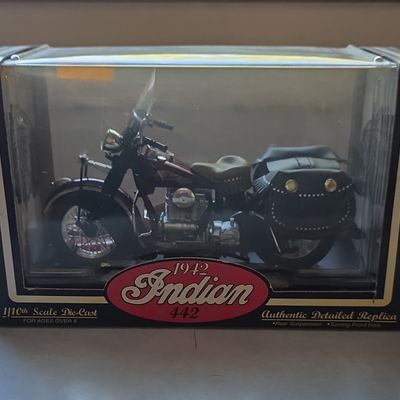 Sale Photo Thumbnail #89: Franklin Mint 1942 Indian 442 Die-Cast Motorcycle Replica