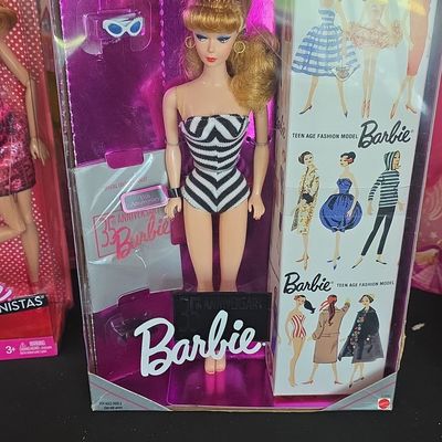 Sale Photo Thumbnail #90: Mattel 35th Anniversary Barbie Doll