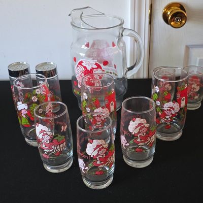 Sale Photo Thumbnail #104: Vintage 1980s Strawberry Shortcake Glass Pitcher and 8-Piece Tumbler Set