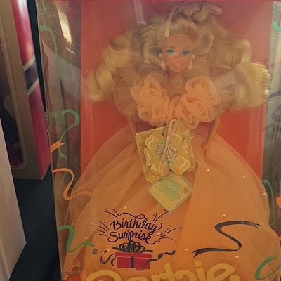 Sale Photo Thumbnail #99: 1991 Birthday Surprise Barbie Doll