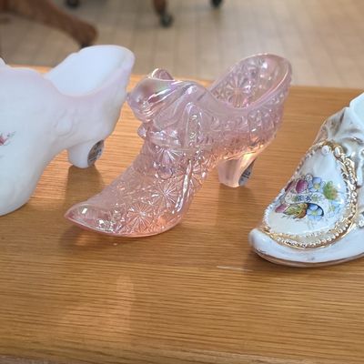 Sale Photo Thumbnail #111: Vintage Glass and Porcelain Shoe Figurine Collection