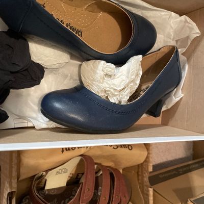 Sale Photo Thumbnail #405: New shoes in boxes