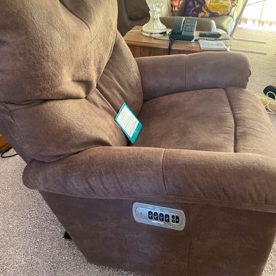 Sale Photo Thumbnail #154: I could not get this chair to work properly