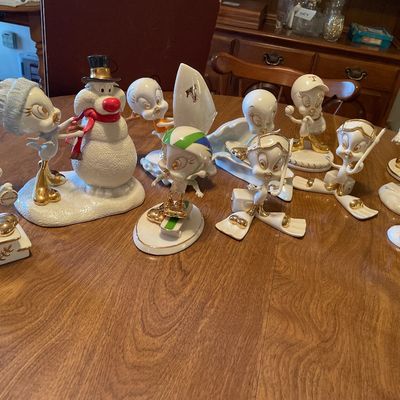 Sale Photo Thumbnail #231: Sports Tweety figures