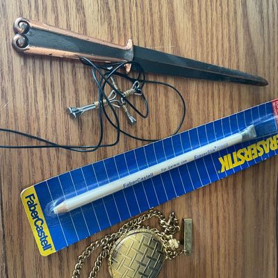 Sale Photo Thumbnail #728: Misc items