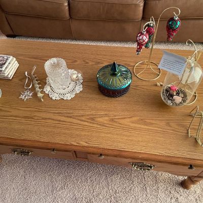 Sale Photo Thumbnail #163: Misc decor