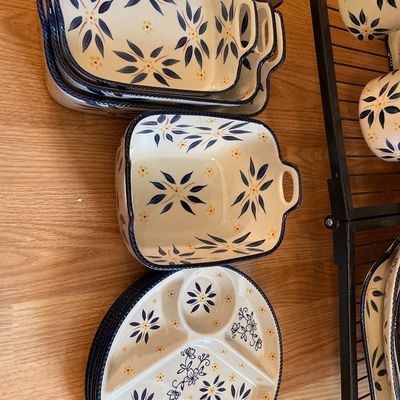 Sale Photo Thumbnail #126: Collection of temptations cookware