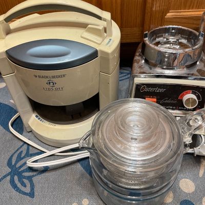 Sale Photo Thumbnail #716: Blender