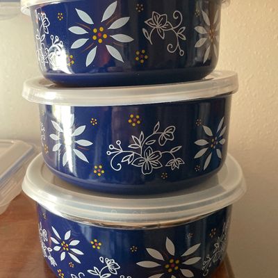 Sale Photo Thumbnail #621: Storage containers