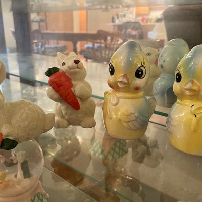 Sale Photo Thumbnail #89: Misc ceramic