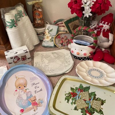 Sale Photo Thumbnail #70: Includes snowmen