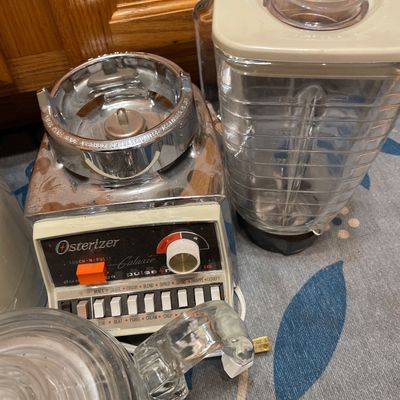 Sale Photo Thumbnail #715: Blender