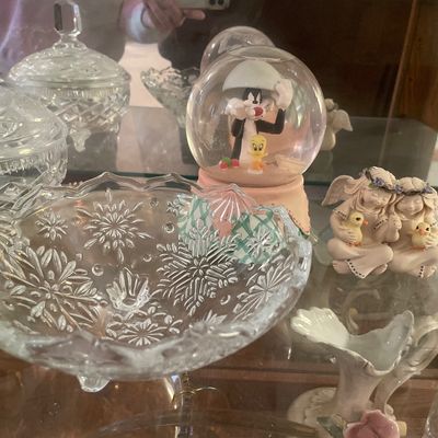 Sale Photo Thumbnail #91: Misc glass