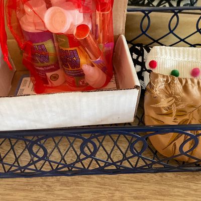 Sale Photo Thumbnail #252: Black organizer with stuff